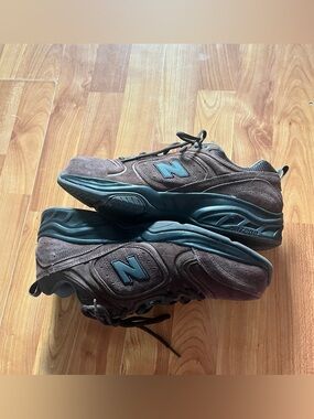New Balance Men's Brown Suede Sneakers with dark gray Logo